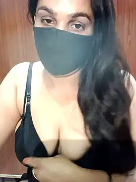 Snapshot of 01Roshani chatting on 02/23/26, 10:07 01Roshani online show from 02/23/26, 10:07