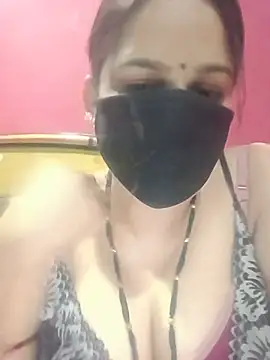 Snapshot of 01Roshani chatting on 06/18/26, 09:09 01Roshani online show from 06/18/26, 09:09