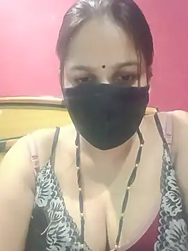 Snapshot of 01Roshani chatting on 06/18/26, 09:14 01Roshani online show from 06/18/26, 09:14