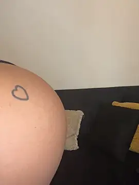 Snapshot of Kaly_vibes chatting on 02/28/26, 09:38 Kaly vibes online show from 02/28/26, 09:38