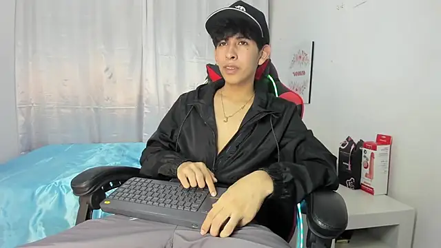 Snapshot of julian_xx chatting on 05/01/26, 07:07 julian xx online show from 05/01/26, 07:07