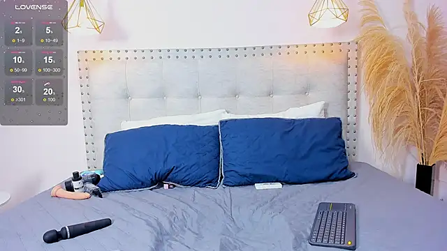 Mia dolls18 online show from 02/01/26, 03:16