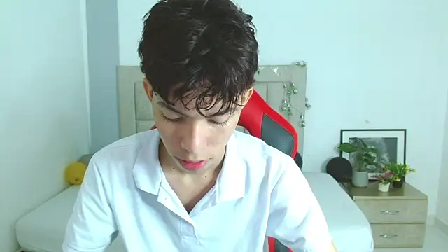 Snapshot of Nico__fox123 chatting on 01/12/26, 06:02 Nico fox123 online show from 01/12/26, 06:02