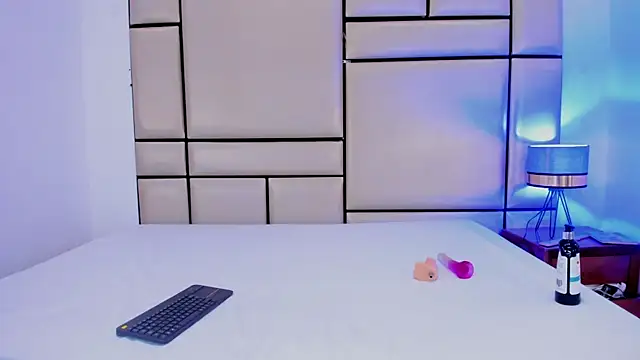 Snapshot of alejandra_loppez chatting on 02/21/26, 07:48 alejandra loppez online show from 02/21/26, 07:48