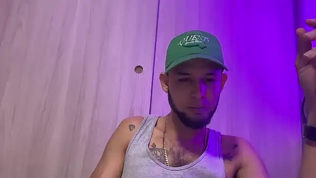 Snapshot of enyel_100 chatting on 01/10/26, 07:32 enyel 100 online show from 01/10/26, 07:32