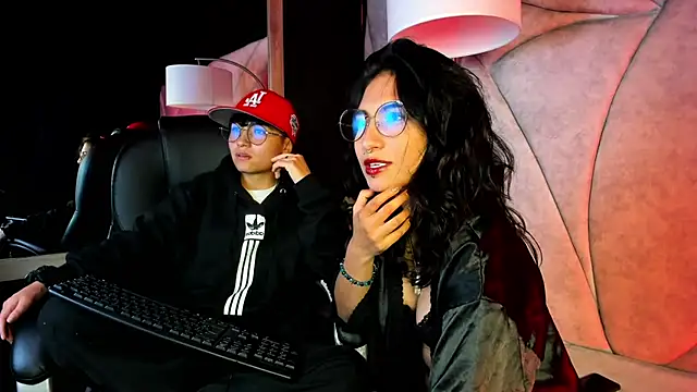 velvet mystic online show from 04/19/26, 03:50