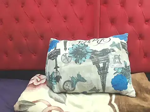 brownskingirl25 online show from 01/09/26, 06:21