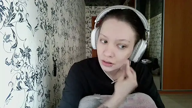 LxayBloom online show from 04/11/26, 07:24