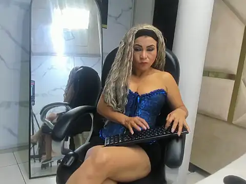 LauraScarlet online show from 01/13/26, 09:09