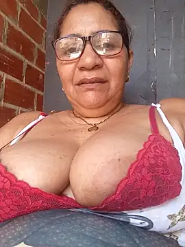 Snapshot of Sammylatinaxxx chatting on 03/26/26, 03:50 Sammylatinaxxx online show from 03/26/26, 03:50