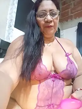 Snapshot of Sammylatinaxxx chatting on 05/19/26, 11:11 Sammylatinaxxx online show from 05/19/26, 11:11