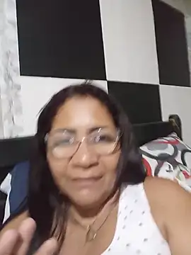 Snapshot of Sammylatinaxxx chatting on 05/27/26, 11:24 Sammylatinaxxx online show from 05/27/26, 11:24