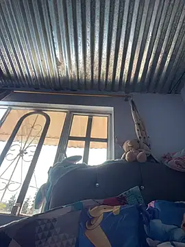 cinthia2011 online show from 02/04/26, 05:52