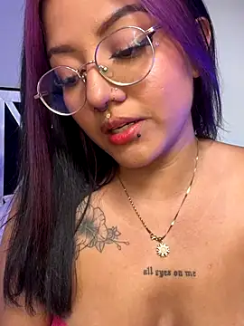 Snapshot of queen_of_you_heart chatting on 01/08/26, 06:43 queen of you heart online show from 01/08/26, 06:43