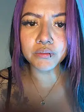 Snapshot of queen_of_you_heart chatting on 03/02/26, 02:58 queen of you heart online show from 03/02/26, 02:58