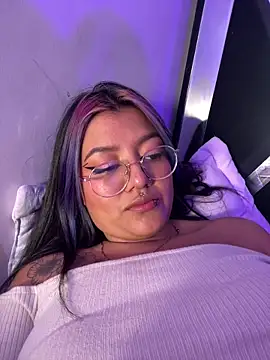 queen of you heart online show from 04/17/26, 05:05