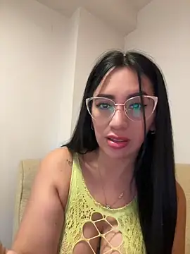 nataliia queen  online show from 05/03/26, 02:28
