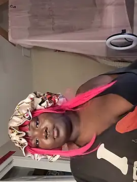 Snapshot of princesssukii chatting on 07/19/26, 12:25 princesssukii online show from 07/19/26, 12:25