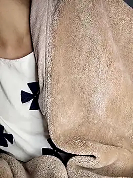 Snapshot of yumyum112 chatting on 01/13/26, 12:32 yumyum112 online show from 01/13/26, 12:32