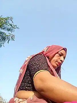 Snapshot of Jamuna_01 chatting on 01/12/26, 09:47 Jamuna 01 online show from 01/12/26, 09:47