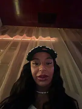 Snapshot of sweetxlayla chatting on 02/04/26, 08:03 sweetxlayla online show from 02/04/26, 08:03