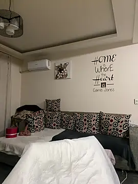 Snapshot of IRISWHITE17 chatting on 02/09/26, 05:44 IRISWHITE17 online show from 02/09/26, 05:44