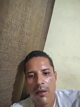 Snapshot of Gracho_25 chatting on 06/06/26, 12:27 Gracho 25 online show from 06/06/26, 12:27