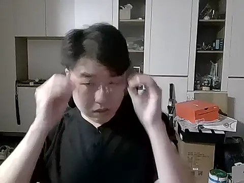 W0Ijn online show from 04/24/26, 02:58