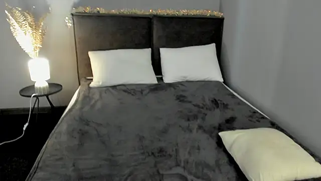 SkinyJoys online show from 02/03/26, 06:40