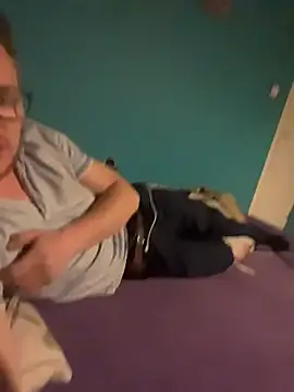 mateuszuuu online show from 04/26/26, 01:47