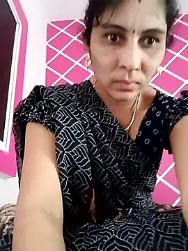 Snapshot of Hot_ree85 chatting on 02/14/26, 06:43 Hot ree85 online show from 02/14/26, 06:43