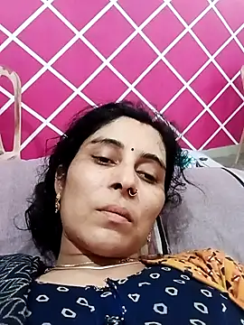 Snapshot of Hot_ree85 chatting on 02/19/26, 11:50 Hot ree85 online show from 02/19/26, 11:50