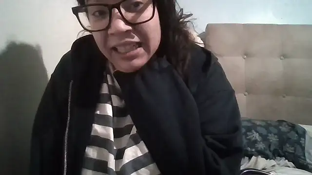 bellakay19 online show from 02/08/26, 06:44