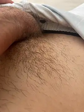 Snapshot of novinhode19yy chatting on 02/15/26, 01:31 novinhode19yy online show from 02/15/26, 01:31