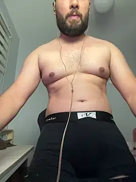 Snapshot of NinoEstouranel chatting on 01/19/26, 05:22 NinoEstouranel online show from 01/19/26, 05:22