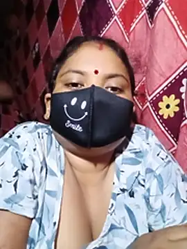 sexypojaa233 online show from 08/04/26, 05:48