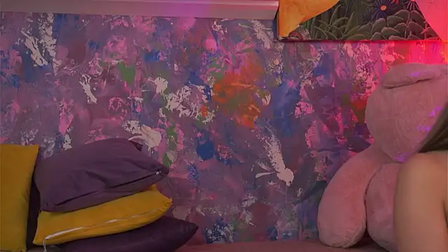 Ava Solis online show from 04/15/26, 07:54