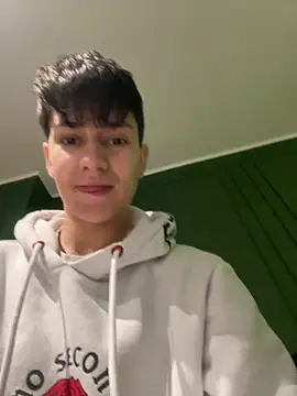 Snapshot of ravenryx chatting on 02/10/26, 03:27 ravenryx online show from 02/10/26, 03:27