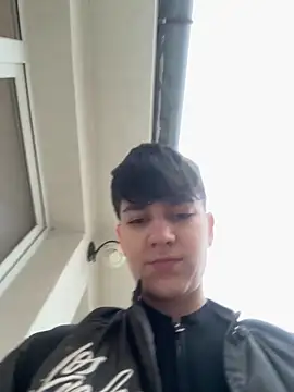 Snapshot of ravenryx chatting on 02/25/26, 04:05 ravenryx online show from 02/25/26, 04:05