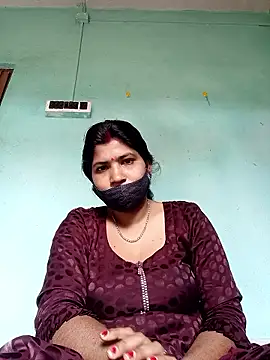 Snapshot of Monisha9876 chatting on 01/11/26, 04:39 Monisha9876 online show from 01/11/26, 04:39