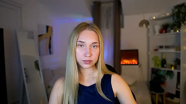 MilaBunny2000 online show from 02/02/26, 11:31