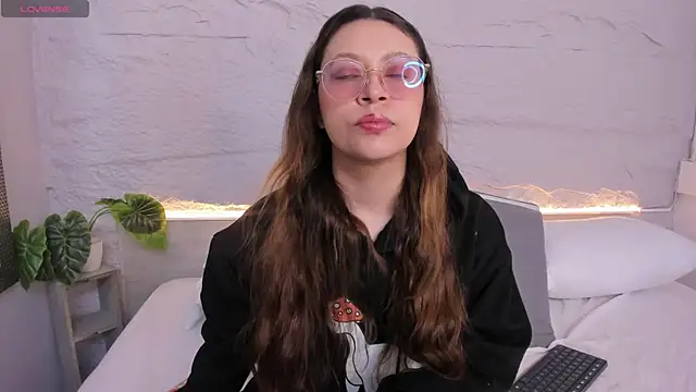 lanna 18  online show from 03/09/26, 11:36