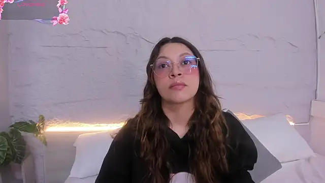 lanna 18  online show from 04/07/26, 11:43