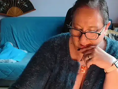 xmyriamx online show from 04/05/26, 08:00