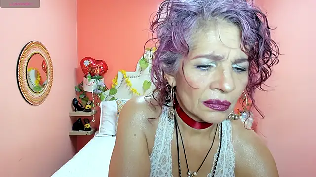 Dalila Najjar  online show from 04/07/26, 02:06