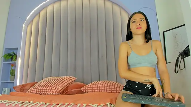 AmberStonne   online show from 02/04/26, 02:50