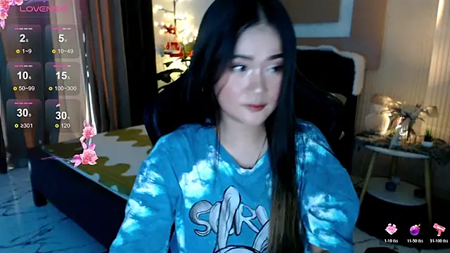 Snapshot of simplykhate chatting on 05/14/26, 03:13 simplykhate online show from 05/14/26, 03:13