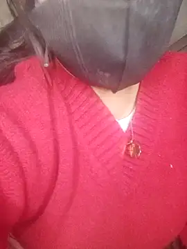 Snapshot of Piu_18 chatting on 01/13/26, 12:21 Piu 18 online show from 01/13/26, 12:21