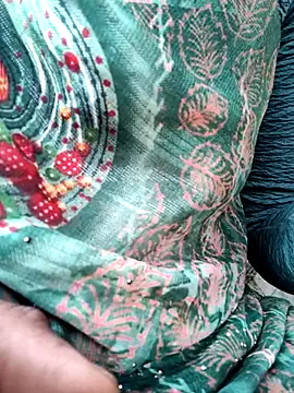 Snapshot of Queen_chayna chatting on 01/19/26, 04:16 Queen chayna online show from 01/19/26, 04:16