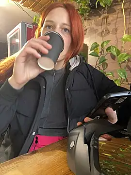 Lily Viola online show from 02/05/26, 07:13